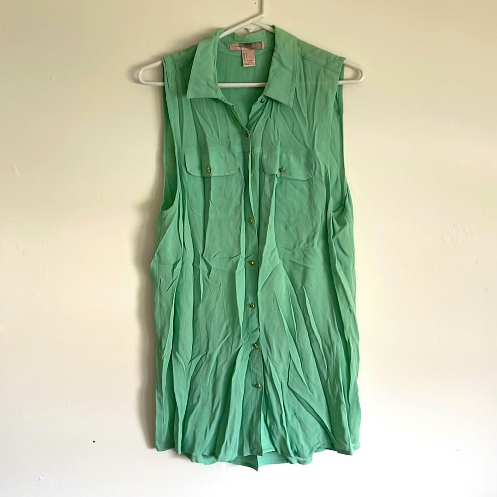 sleeveless button down shirt